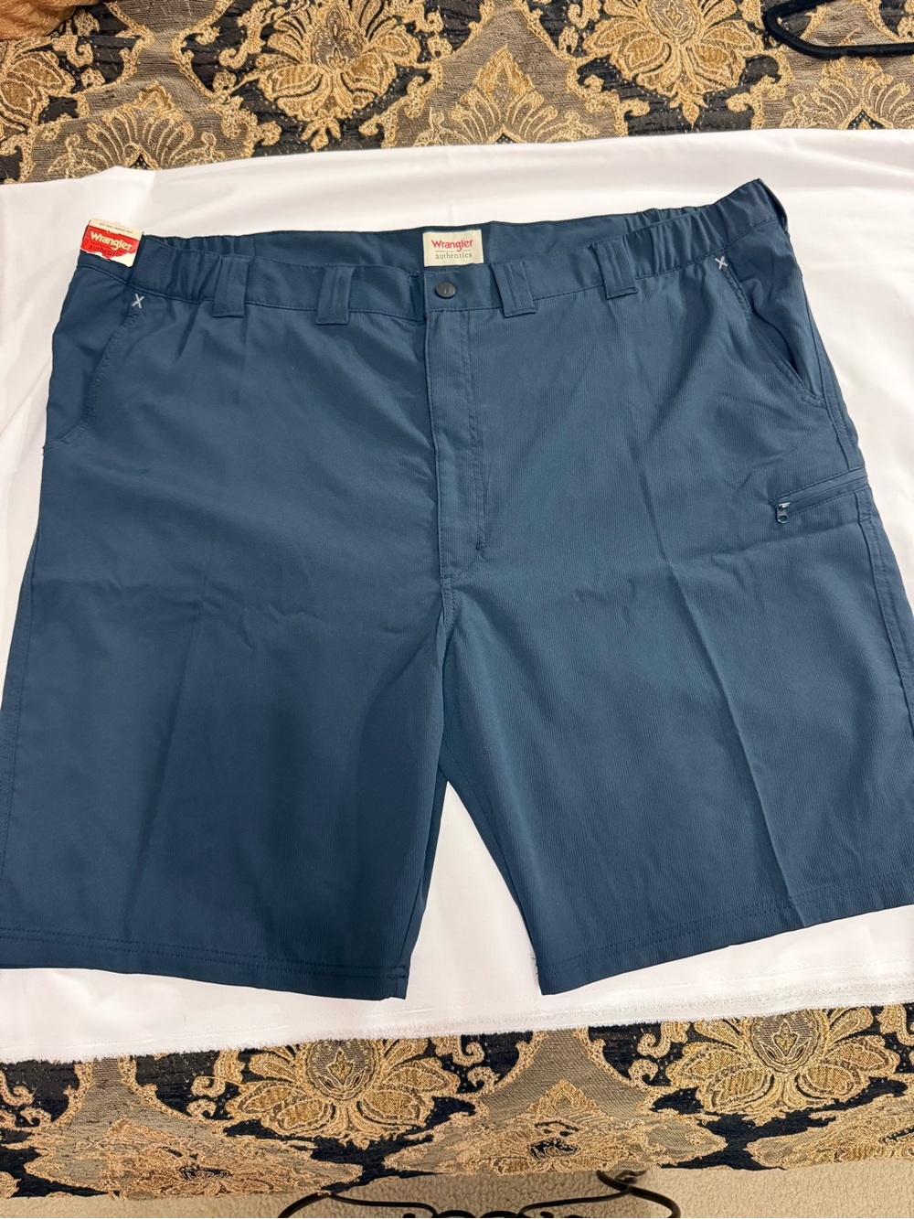 Wrangler Authentics Men's Size 48 Dark Blue Performance Shorts NWT